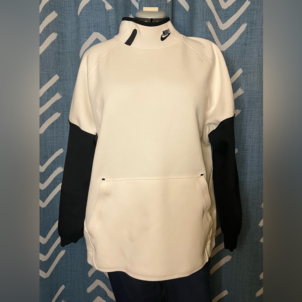 Nike White and Black Pullover Sweatshirt